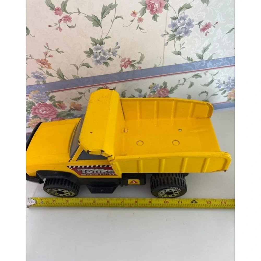 Vintage Tonka Construction Yellow Dump Truck Pressed Steel Toy 13.5 Inch